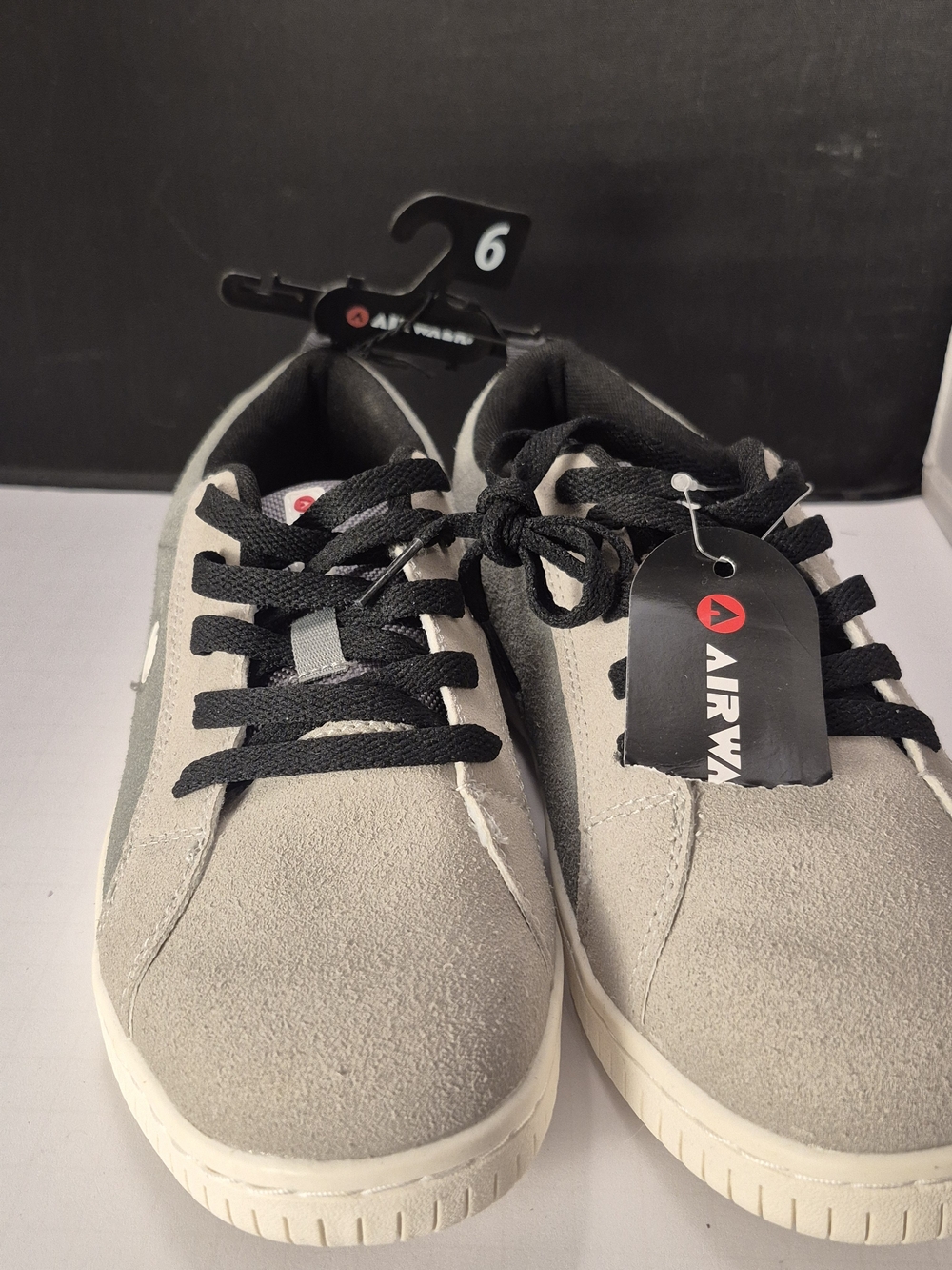Airwalk Men's Light Gray & Black Suede Low-Top Sneakers